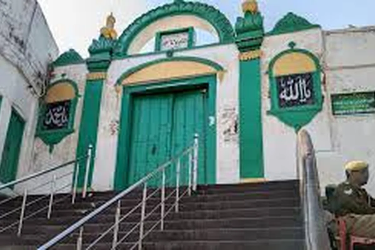 CWI India Unanswered Files visual on Sambhal mosque survey violence, public order, and unanswered accountability questions.